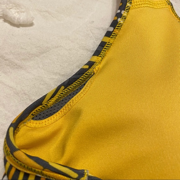 Women’s Nike Sports Bra - Picture 4 of 4